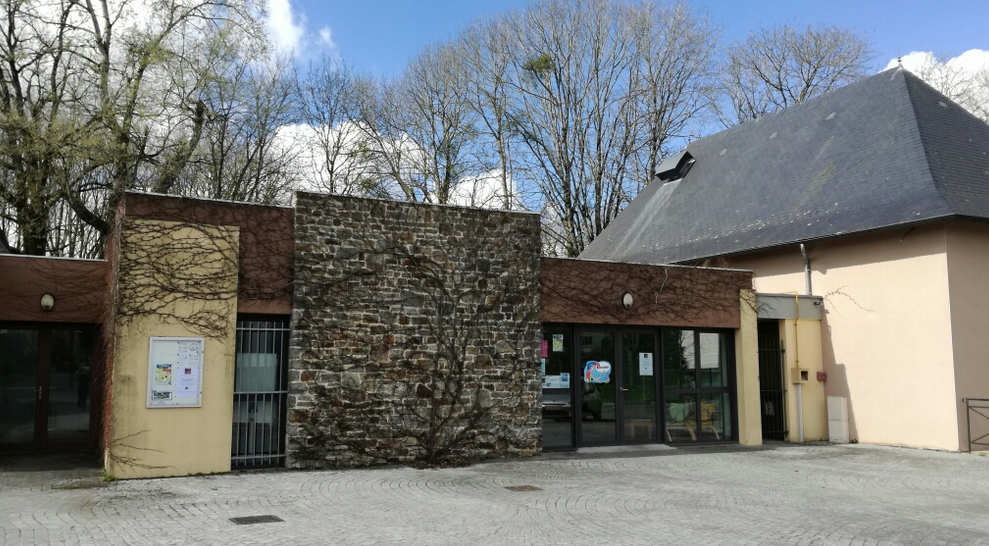 Maison ROuge &agrave; Vitr&eacute;